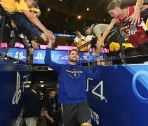 b体育官网-勇士队长克雷谈厌倦接受手术，希望早日回归赛场的简单介绍